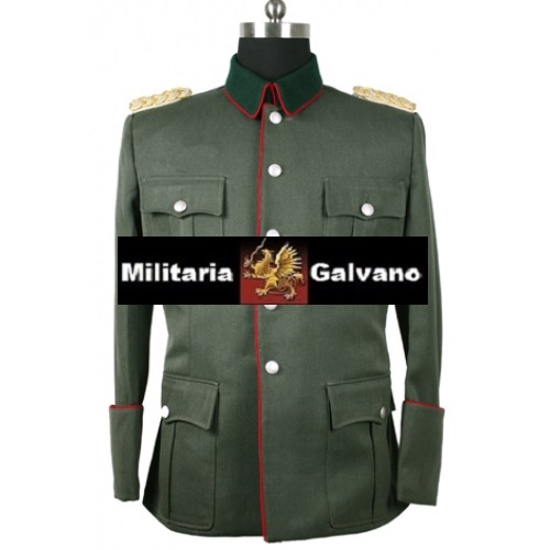 Militaria: Uniforme (Reproduktionen) in unsereme Uniformwerk